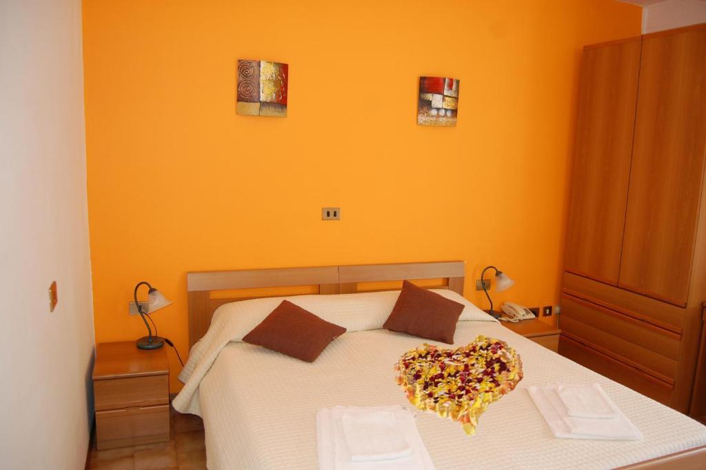 Albergo Del Cacciatore Cremeno Room photo